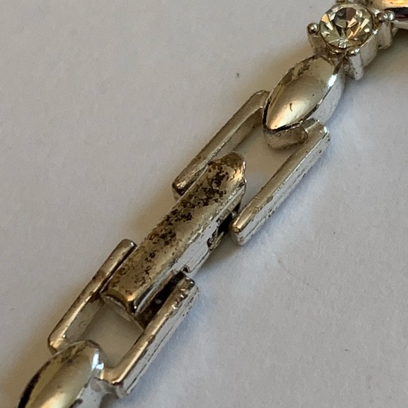 Avon Silver Tone Rhinestone Tennis Bracelet. 7” Long - Picture 4 of 7